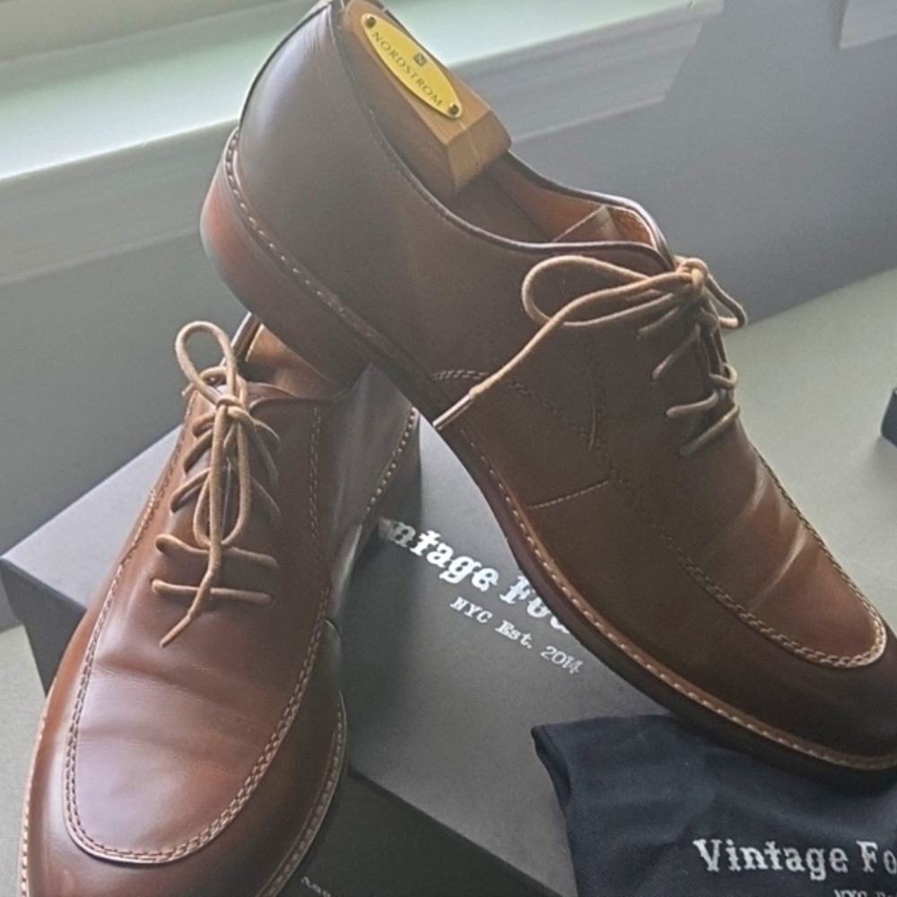 Vintage Foundry Men's Classic Brown Oxfords